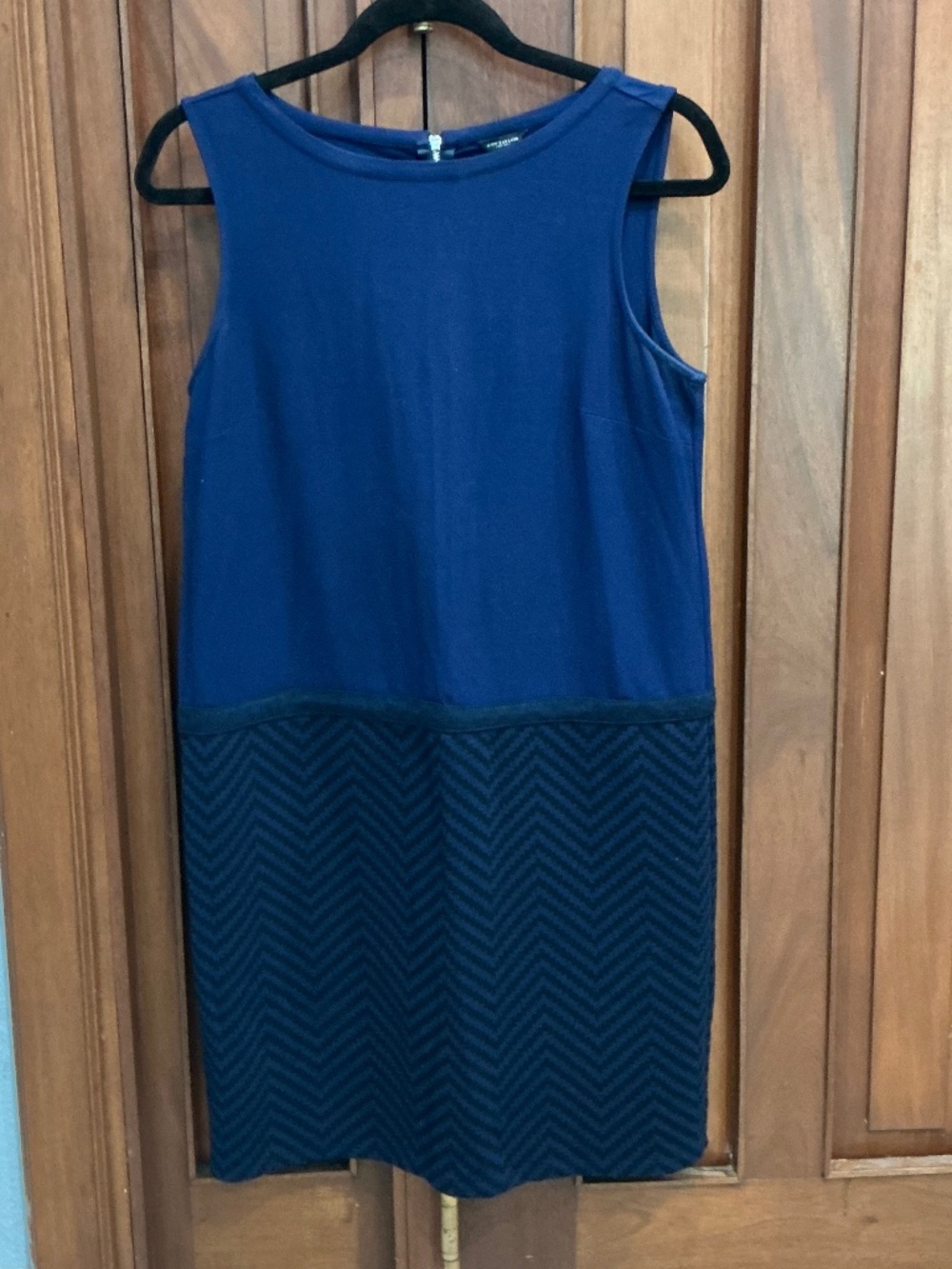 Ann Taylor: Navy Blue Sleeveless Chevron Sheath Dress